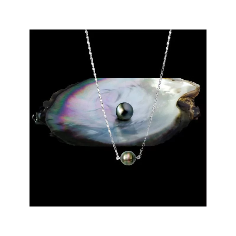Silver chain and Tahitian cultured pearl Silver chain and Tahitian cultured pearl
