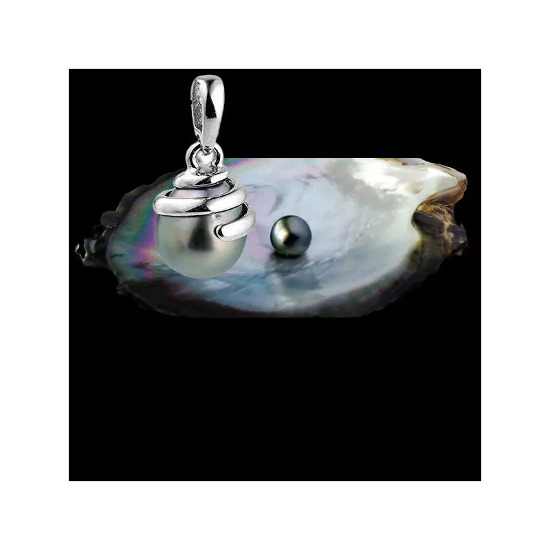 Tahitian cultured pearl pendant