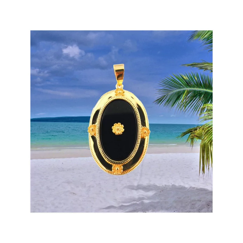 Gold-Plated Pendant with Black Onyx Stone Hook Gold-Plated Pendant with Black Onyx Stone Hook