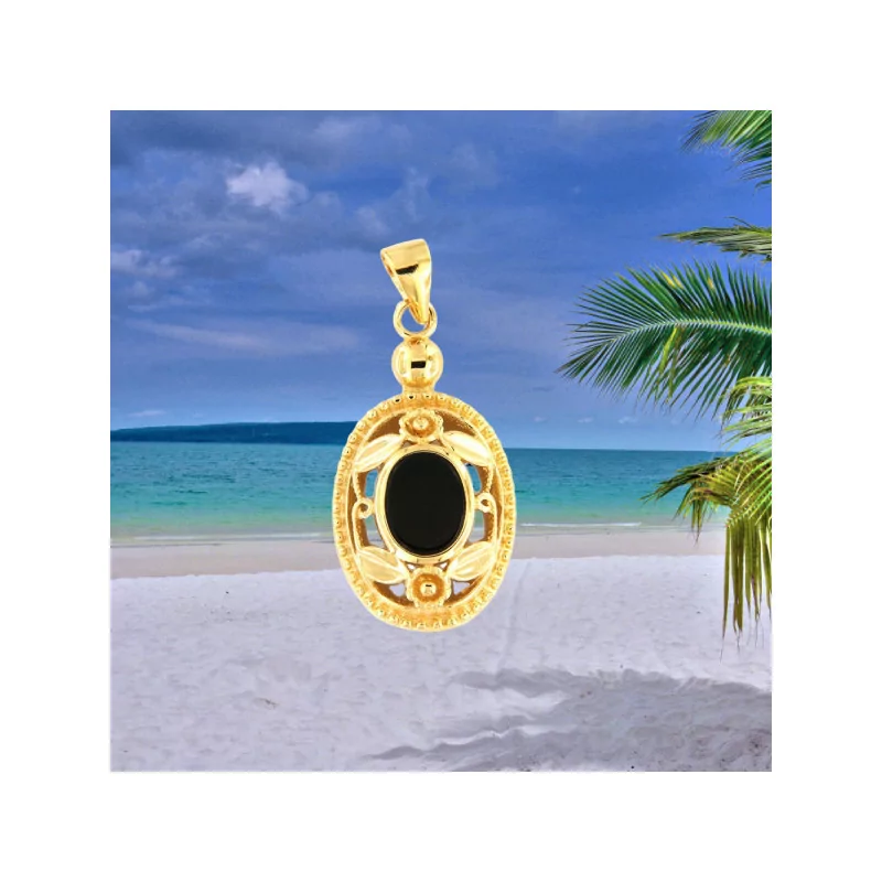 Hollowed Out Onyx Gold-Plated Pendant