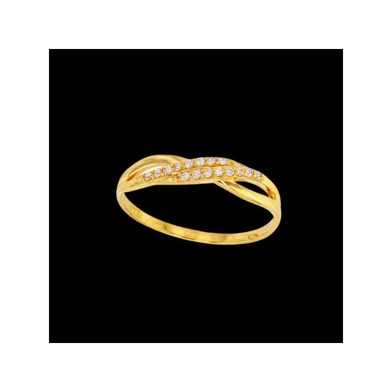 Twisted ring with two rows of cubic zirconia. Twisted ring with two rows of cubic zirconia.