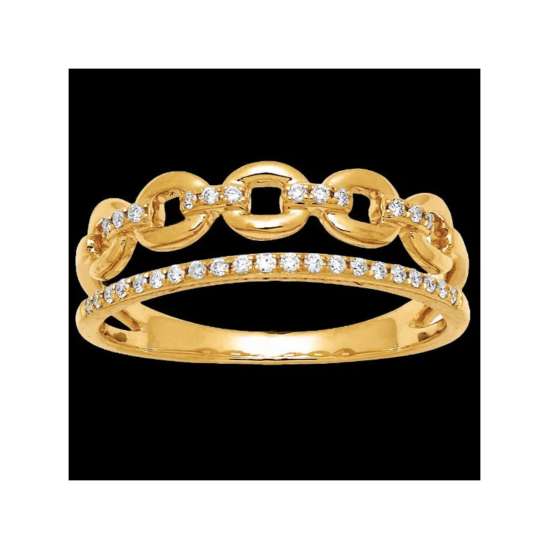 Coffee bean ring with diamonds in gold. Coffee bean ring with diamonds in gold.