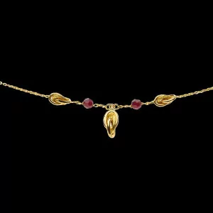Light smooth falling bead necklace